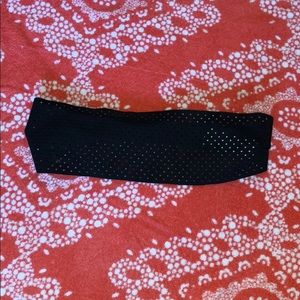 I am selling a Lululemon headband!